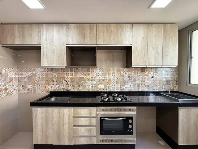 Apartamento com 77m² 2 quartos e 1 banheiro, para alugar, no bairro Parque Industrial em Maringá