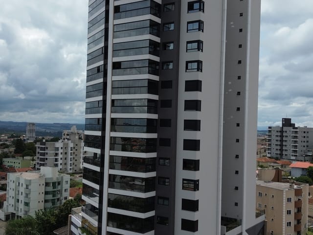 Apartamento com 236m² 3 quartos e 2 banheiros, à venda, no bairro Orfãs em Ponta Grossa