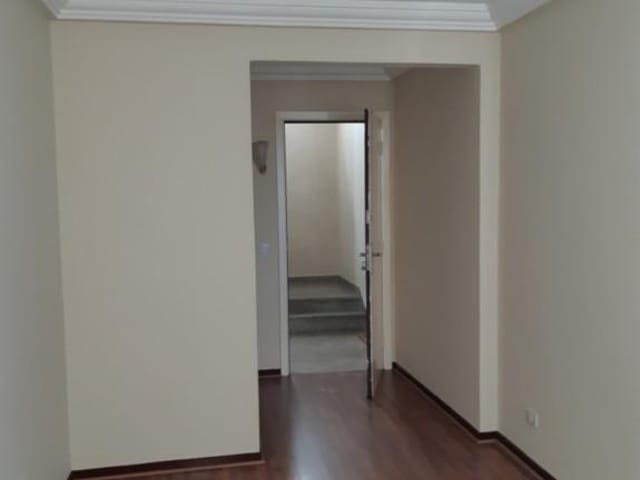 Apartamento 1 quarto e 1 banheiro, para alugar, no bairro Centro em Curitiba