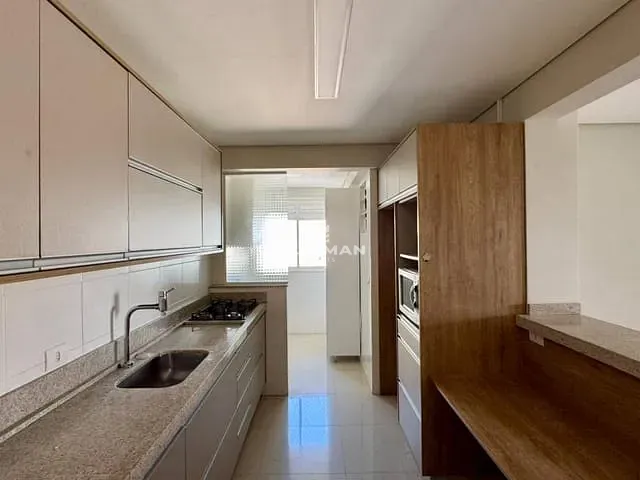 Apartamento 3 quartos e 2 banheiros, para alugar, no bairro Vila Bosque em Maringá