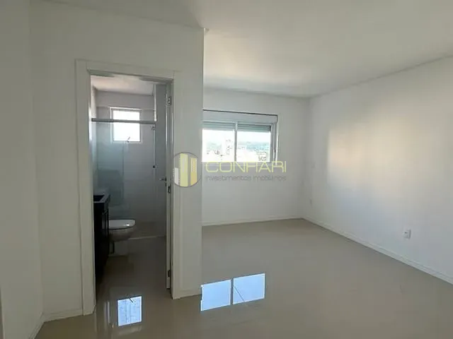 Apartamento com 140m² 3 quartos e 3 banheiros, à venda, no bairro Meia Praia em Itapema