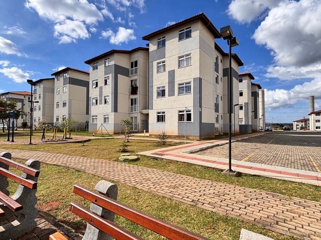 Apartamento com 55m² 2 quartos e 1 banheiro, à venda, no bairro Uvaranas em Ponta Grossa