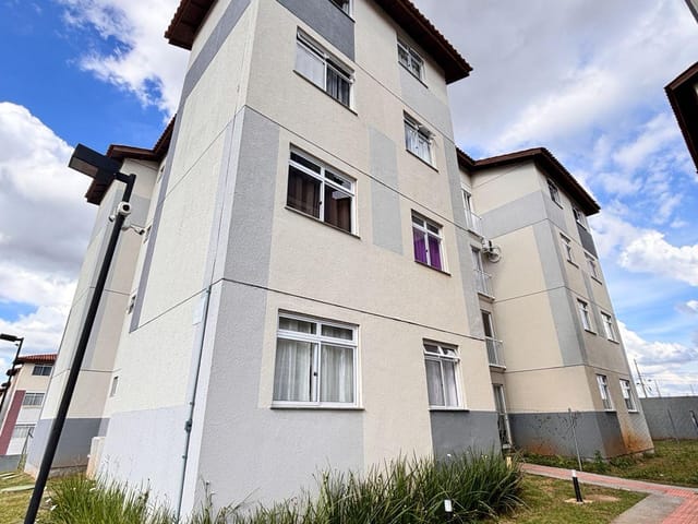 Apartamento com 55m² 2 quartos e 1 banheiro, à venda, no bairro Uvaranas em Ponta Grossa