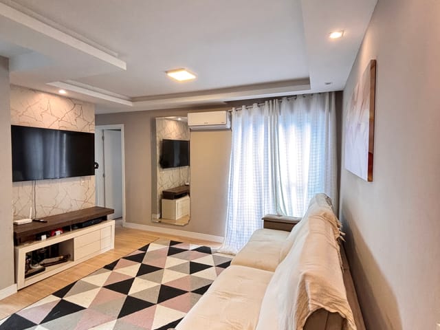 Apartamento com 55m² 2 quartos e 1 banheiro, à venda, no bairro Uvaranas em Ponta Grossa
