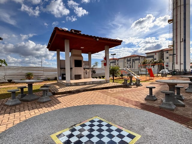 Apartamento com 55m² 2 quartos e 1 banheiro, à venda, no bairro Uvaranas em Ponta Grossa