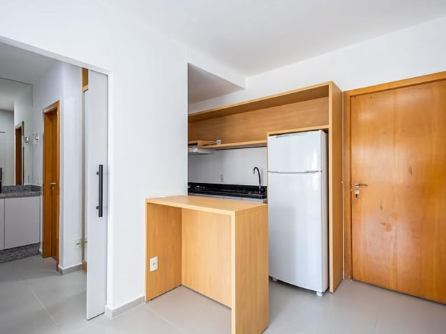 Apartamento 1 quarto e 1 banheiro, para alugar, no bairro Centro em Curitiba