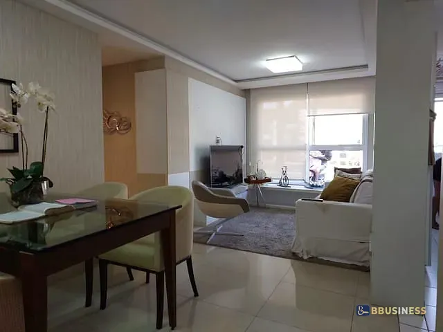 Apartamento com 110m² 3 quartos e 2 banheiros, à venda, no bairro Cavalhada em Porto Alegre