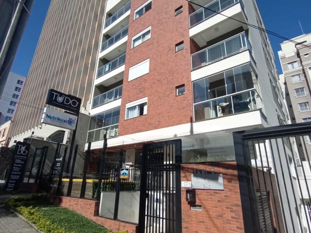 Apartamento 1 quarto e 1 banheiro, para alugar, no bairro Centro em Curitiba