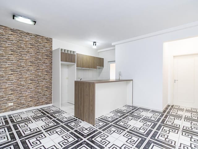 Apartamento 2 quartos e 1 banheiro, para alugar, no bairro Rebouças em Curitiba