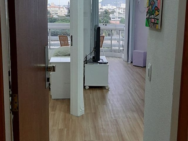 Apartamento 1 quarto e 1 banheiro, à venda, no bairro Ingleses do Rio Vermelho em Florianópolis