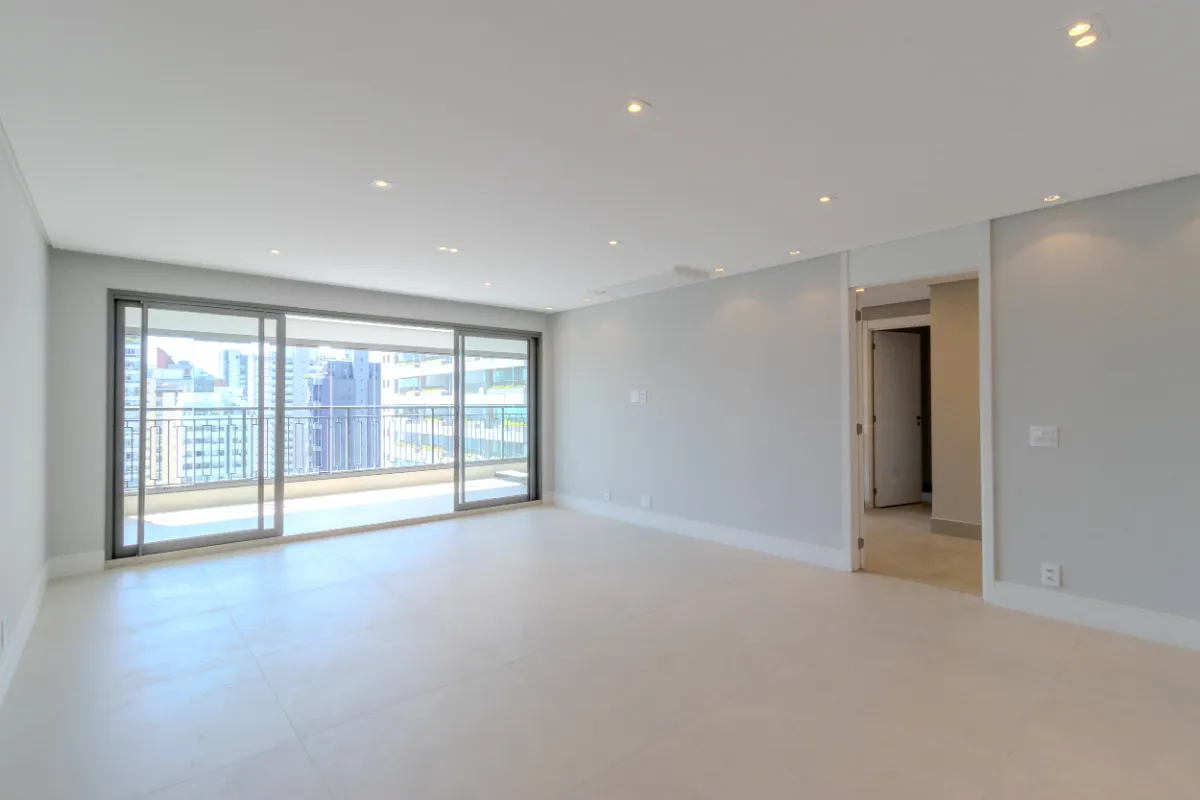 Apartamento para venda em Moema com 3 quartos, sendo 3 suítes, 149m²