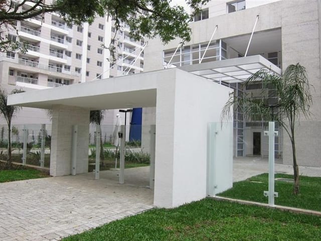 Apartamento 2 quartos e 2 banheiros, para alugar, no bairro Portão em Curitiba