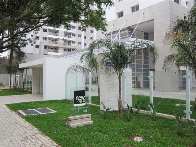 Apartamento 2 quartos e 2 banheiros, para alugar, no bairro Portão em Curitiba