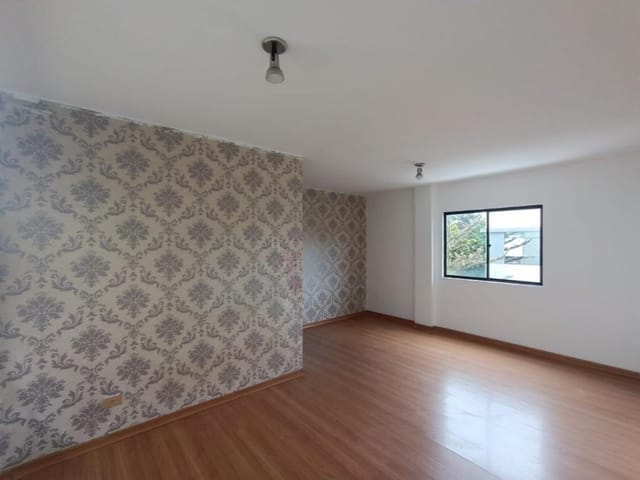 Apartamento 3 quartos e 2 banheiros, para alugar, no bairro Juvevê em Curitiba