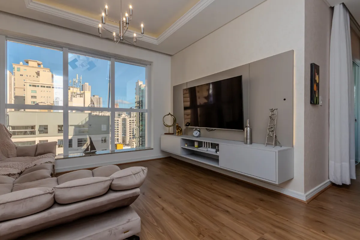 Apartamento para venda em Meia Praia com 3 quartos, sendo 3 suítes, 137m²