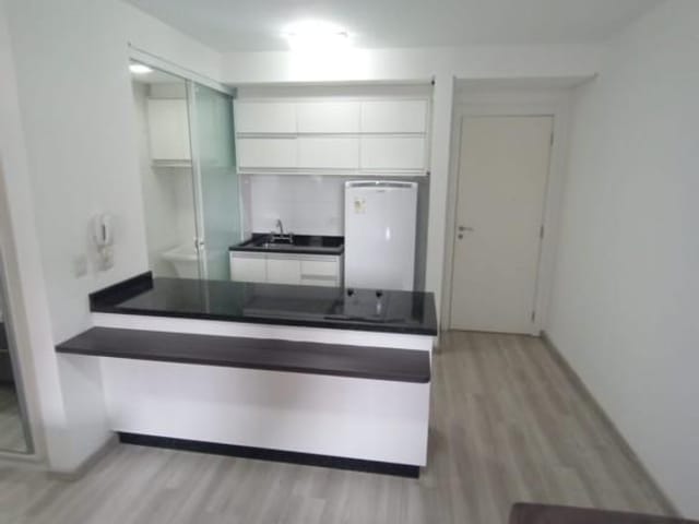 Apartamento 1 quarto e 1 banheiro, para alugar, no bairro Cristo Rei em Curitiba