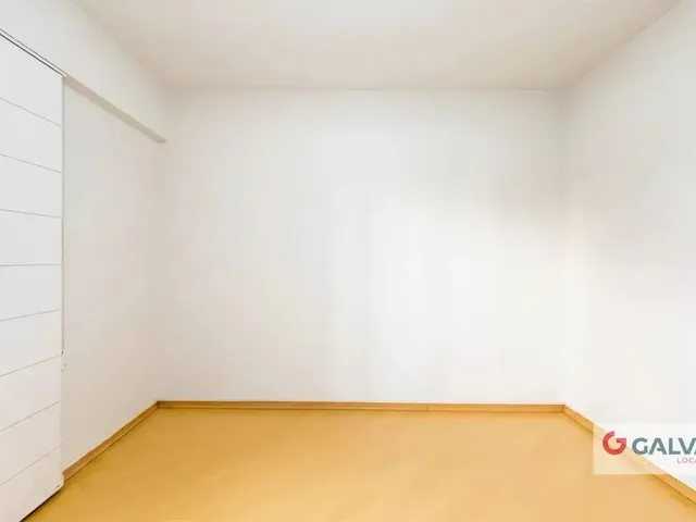 Apartamento 1 quarto e 1 banheiro, para alugar, no bairro Centro em Curitiba