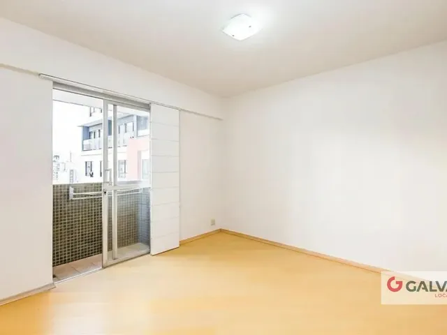 Apartamento 1 quarto e 1 banheiro, para alugar, no bairro Centro em Curitiba