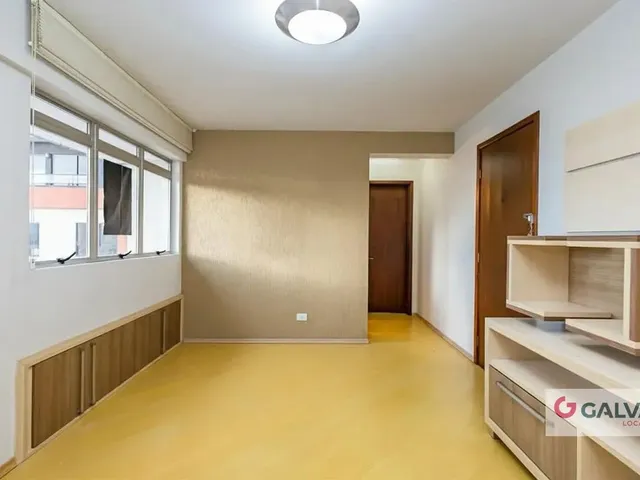 Apartamento 1 quarto e 1 banheiro, para alugar, no bairro Centro em Curitiba