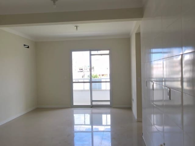 Apartamento 2 quartos e 2 banheiros, à venda, no bairro Ingleses do Rio Vermelho em Florianópolis