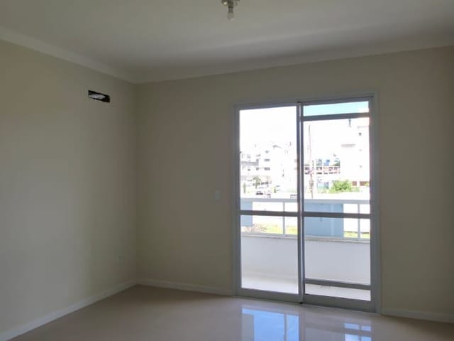 Apartamento 2 quartos e 2 banheiros, à venda, no bairro Ingleses do Rio Vermelho em Florianópolis