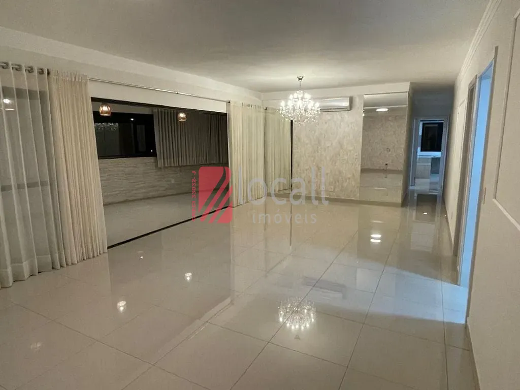 Apartamento com 3 quartos à venda, 150m² — foto 1 de 23