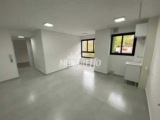 Apartamento 2 quartos e 1 banheiro, para alugar, no bairro Jardim em Concórdia