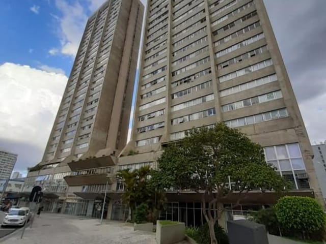 Apartamento 1 quarto e 1 banheiro, para alugar, no bairro Centro em Curitiba