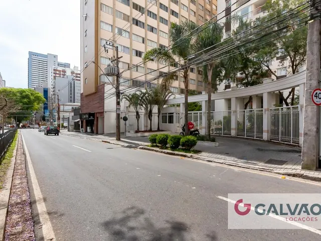 Apartamento 1 quarto e 1 banheiro, para alugar, no bairro Centro em Curitiba