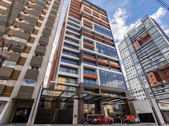 Apartamento 1 quarto e 1 banheiro, para alugar, no bairro Centro em Curitiba
