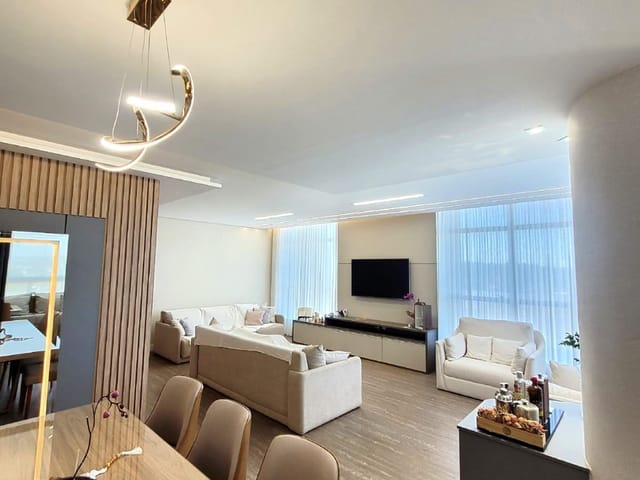 Apartamento com 313m² 3 quartos e 5 banheiros, à venda, no bairro Oficinas em Ponta Grossa