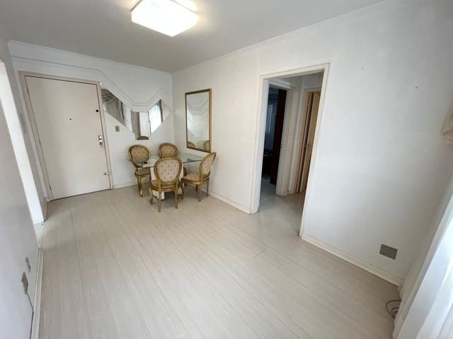 Apartamento 2 quartos e 1 banheiro, à venda, no bairro Azenha em Porto Alegre