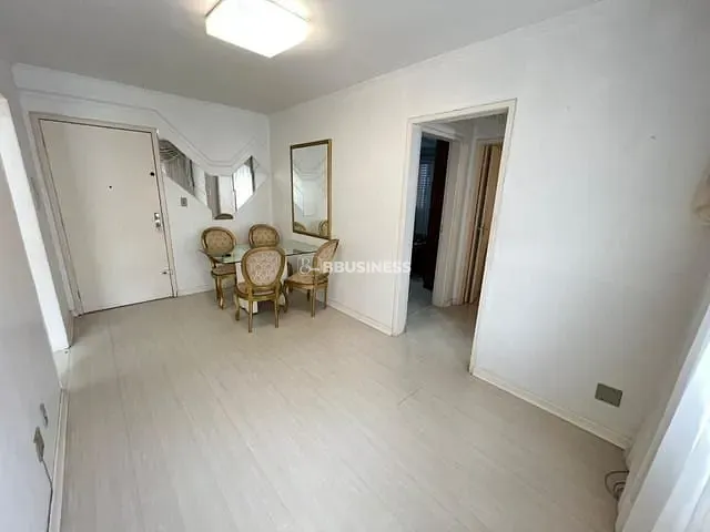Apartamento 2 quartos e 1 banheiro, à venda, no bairro Azenha em Porto Alegre
