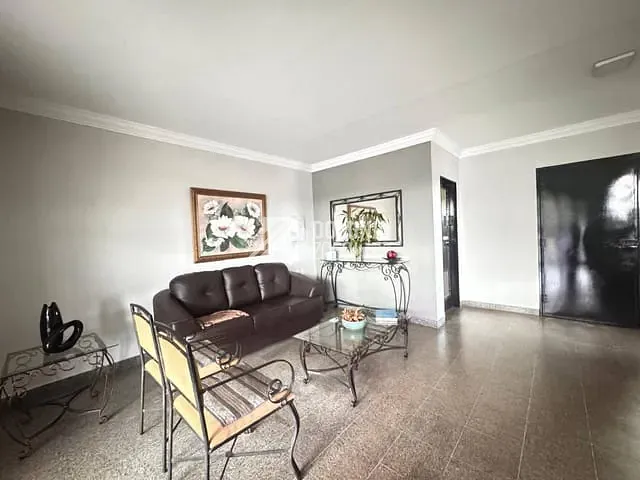 Apartamento 3 quartos e 1 banheiro, à venda, no bairro São Benedito em Uberaba