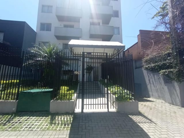 Apartamento 1 quarto e 1 banheiro, para alugar, no bairro Água Verde em Curitiba