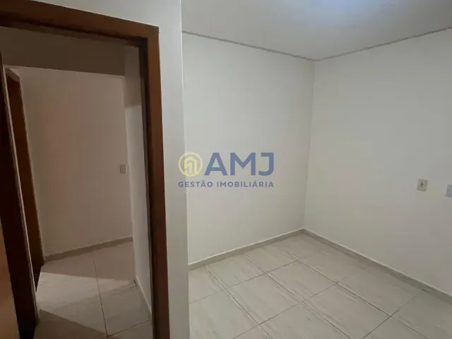 Apartamento 3 quartos e 2 banheiros, para alugar, no bairro Vila Bandeirantes em Goiânia