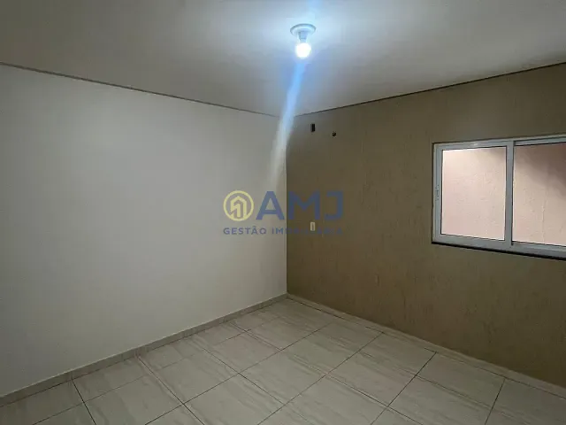 Apartamento 3 quartos e 2 banheiros, para alugar, no bairro Vila Bandeirantes em Goiânia