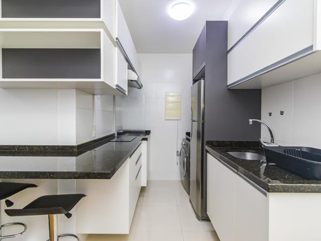 Apartamento 1 quarto e 1 banheiro, para alugar, no bairro Centro em Curitiba