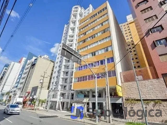 Apartamento com 151m², à venda, no bairro Centro em Curitiba
