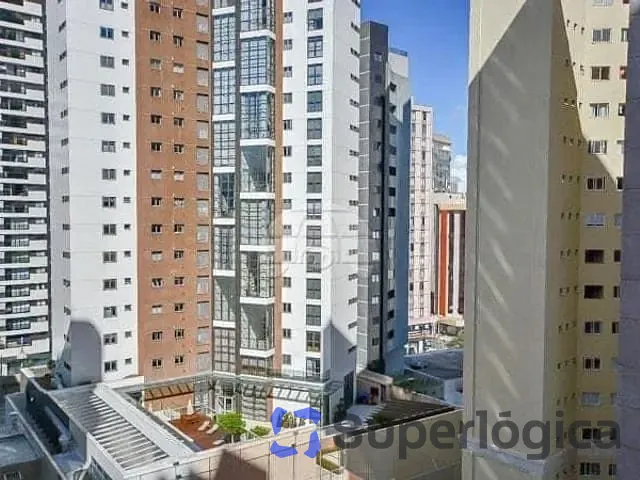 Apartamento com 151m², à venda, no bairro Centro em Curitiba