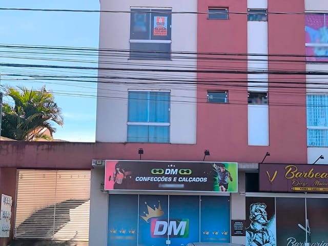 Locação - Apartamento Semimobiliado, 2 quartos (sendo 1 suíte), 1 vaga, Sacada com churrasqueira, Uvaranas.