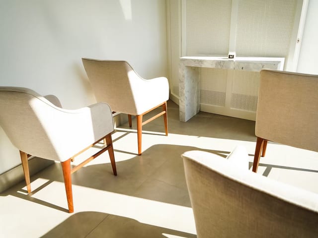 Apartamento 1 quarto e 1 banheiro, à venda, no bairro Três Figueiras em Porto Alegre