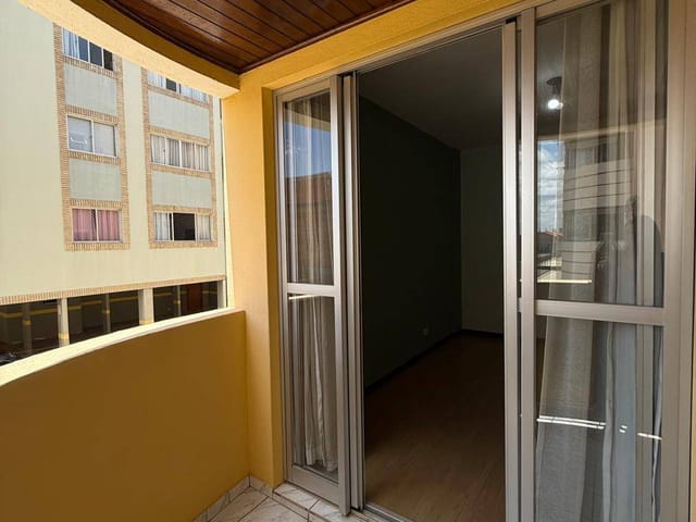 Apartamento com 101m² 3 quartos e 2 banheiros, à venda, no bairro Uvaranas em Ponta Grossa