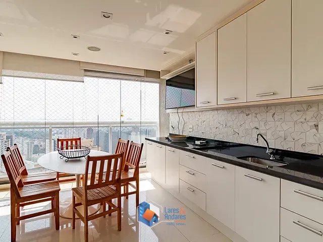 Apartamento com 185m² 4 quartos e 6 banheiros, à venda, no bairro Morumbi em São Paulo