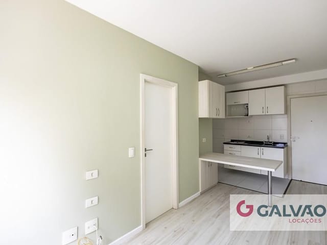 Apartamento 1 quarto e 1 banheiro, para alugar, no bairro Portão em Curitiba