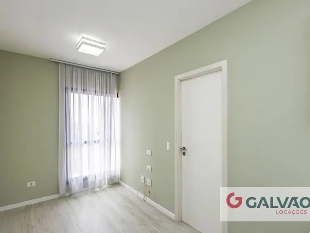 Apartamento 1 quarto e 1 banheiro, para alugar, no bairro Portão em Curitiba