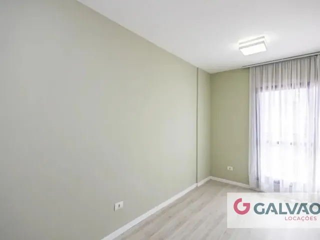 Apartamento 1 quarto e 1 banheiro, para alugar, no bairro Portão em Curitiba
