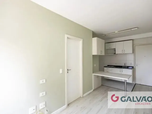 Apartamento 1 quarto e 1 banheiro, para alugar, no bairro Portão em Curitiba