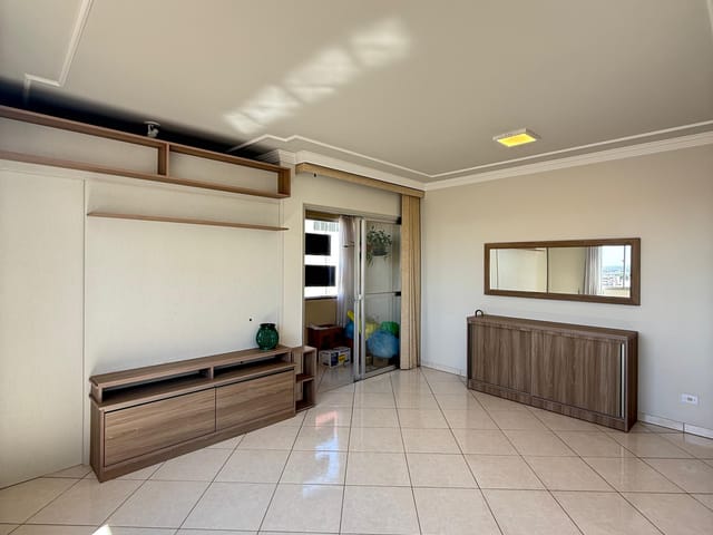 Apartamento com 151m² 3 quartos e 3 banheiros, à venda, no bairro Centro em Ponta Grossa
