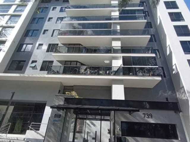 Apartamento 3 quartos e 3 banheiros, para alugar, no bairro Água Verde em Curitiba